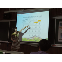 活動簡述：
本周的演講，吳博士由介紹The Assessment Triangle(評量三角)套用在數學評量上開始，讓聽者瞭解評量的基本流程。吳博士指出，學習的評量與促進學習的評量兩者之間的差別在於，學習的評量比較偏向成就測驗，而促進學習的評量比較偏向診斷測驗。吳博士表示，關於基本的評量理論有試題反應理論(IRT)和認知診斷模式(CDM)，IRT可以測出學生該學科的好壞，而CDM可以具體的表示學生該學科哪裡好，哪裡不好。吳博士在演講中告訴大家，目前政府花了很多精力在TASA上，也有很多的資源可以提供研究者研究，希望大家能多多申請，從不同的角度去研究評量。由吳博士的演講，可知任何一門學科都免不了評量，而選擇評量的方式需以教師想要評量出學生的哪個方面而定之。
